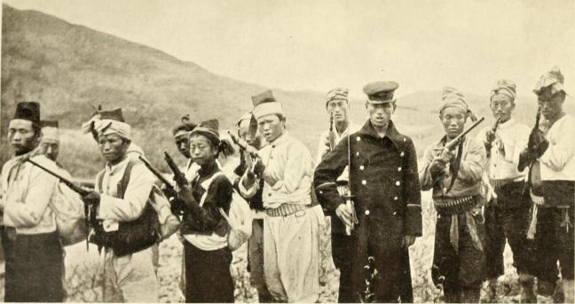F.A.매켄지 기자의 『The tragedy of Korea』 206쪽에 실려 있는 정미의병의 모습.  필자 제공 