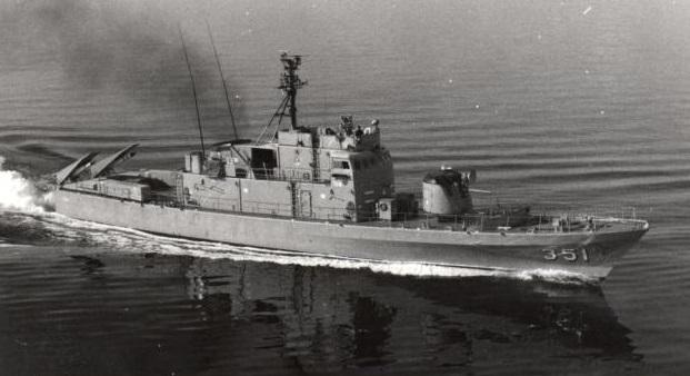 대한민국 해군이 1971년 미 해군의 베니시아함(PG)을 인수해 유도탄고속함(PGM)으로 운용한 백구-361함. 함미에 장착된 스탠더드ARM을 볼 수 있다. 국방일보DB.
