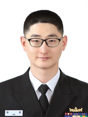 김성 소령 해군1함대사령부 작전참모실
