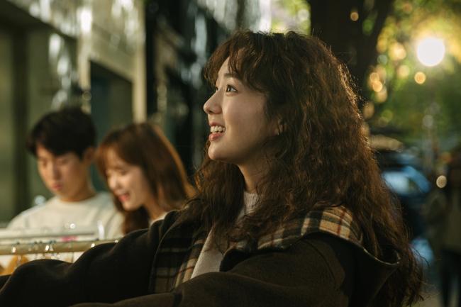 로맨스 영화 ‘새콤달콤’의 채수빈.
 사진=넷플릭스