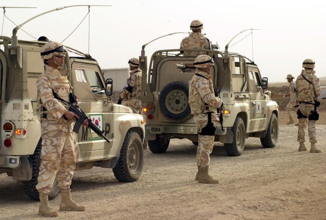 이라크 현지에서 경호작전을 펼치고 있는 자이툰부대 장병들의 모습.  국방일보 DB