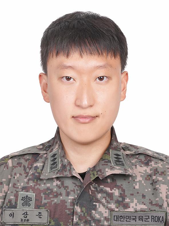이 상 준 대위 
육군수도군단 지휘통신참모처