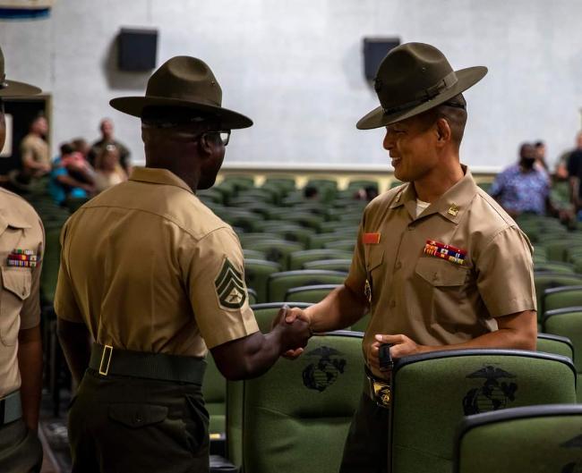 ̱ 콺ĳѶ̳ и Ϸ Ʒüҿ  غ DI    .  Marine Corps Recruit Depot Parris Island, S.C. 