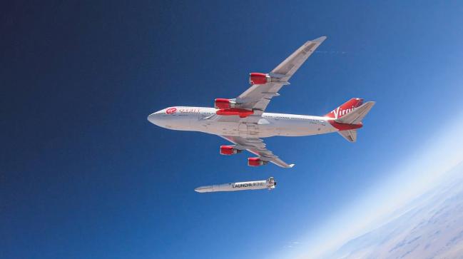 747 항공기에서 저궤도 군용 위성체를 발사하고 있다.  출처=janes.com
