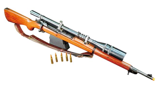 영화 ‘라이언 일병 구하기’의 저격수 다니엘 잭슨이 사용한 모델을 재현한 M1903A1 스프링필드 소총 모델건. 총기와 조준경의 늘씬한 자태가 인상적이다. 

 필자 제공 