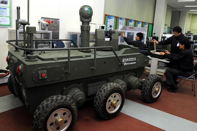 2010년 국방과학연구소에서 견마로봇을 연구 중인 모습. 국방일보DB