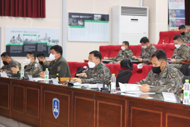육군52보병사단 김호복(소장·오른쪽 둘째) 사단장이 1일 예비군훈련 발전 세미나에서 발언하고 있다. 
 사진 제공=김연수 중위