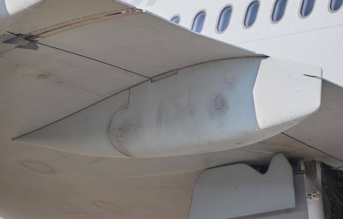 No.2 Movable Flap Track Fairing Flap 사용을 위한 Rotary Actuator 보호 덮개.