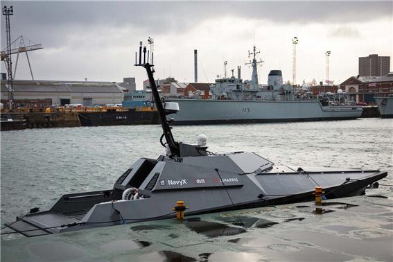 영국 해군은 네메시스 산하 기술개발 촉진 프로그램인 네이비 엑스(NavyX)에 따라 무인 수상함 매드폭스의 해상 시험평가를 진행하고 있다.  필자 제공