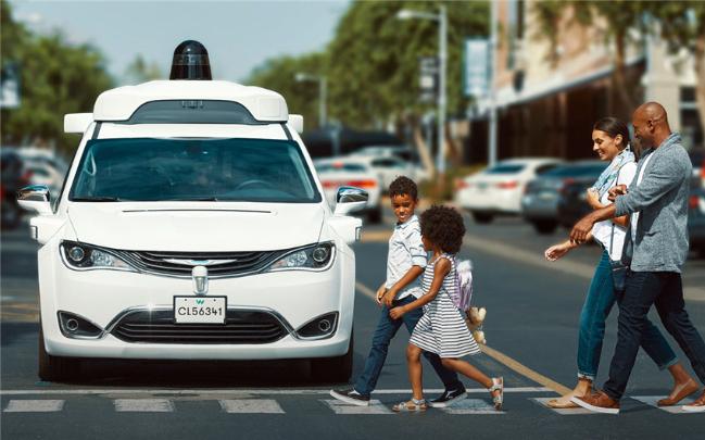 웨이모 자율주행플랫폼을 탑재한 재규어 전기차 ‘아이페이스’의 주행 모습.  사진=웨이모 홈페이지