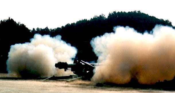 1992년 1월에 이뤄진 155mm 52구경장 무장의 최초 사격시험. 사진 = 국방과학연구소