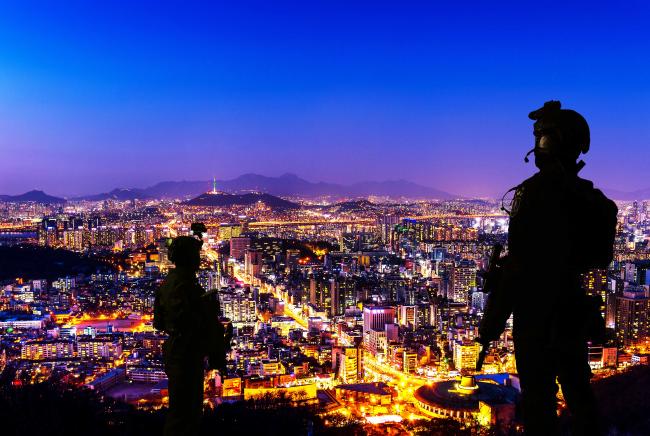 
대한민국의 수도이자 국가 중요시설이 밀집한 서울을 지키는 수방사 장병.  부대 제공