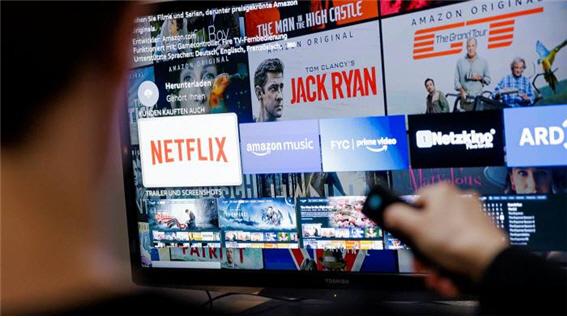 콘텐츠 구독서비스를 이끄는 오버 더 톱(OTT: Over The Top) 서비스가 다양해지자 소비자들은 여러 곳에 가입하는 부담이 생겼다. 
 사진=게티이미지