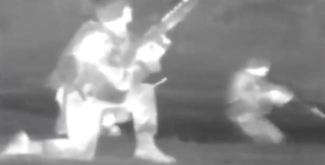  IVAS를 시험평가 중인 미 육군 병사의 모습. IVAS의 가장 큰 특징은 야간투시경부터 가상 및 증강현실 고글의 기능과 특성까지 실제 전투 환경에서 활용할 수 있다는 것이다.  사진=미 육군 유튜브 채널