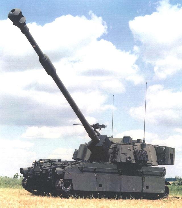 M109A6에 39구경장 포신 대신 52구경장 포신을 장착한 P-52자주포 시제.