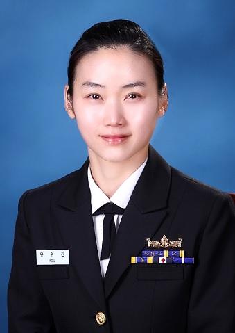 유수진 소령 해군1함대사령부 김수현함
