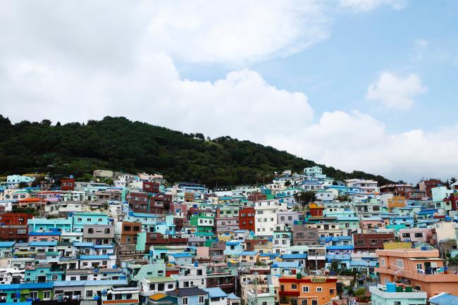 피란민들이 몰려들면서 만들어진 감천문화마을.