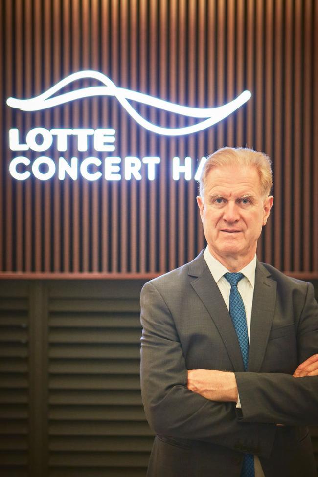 ‘2022 클래식 레볼루션’의 예술감독 및 지휘자 크리스토프 포펜 .  사진=롯데콘서트홀