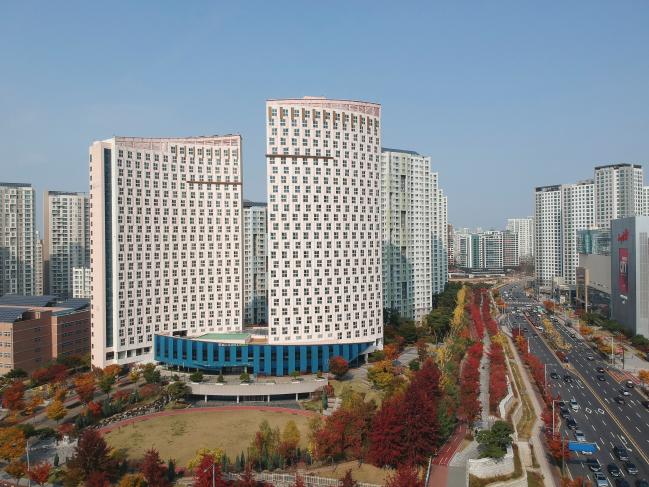 언뜻보면 호텔 같은 외형을 자랑하는 송파학사.