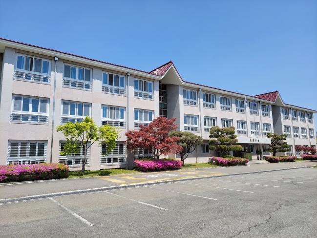 자운학사 전경.