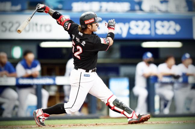 메이저리그를 경험한 36세 박병호는 FA로 이적한 kt에서 에이징 커브 우려를 말끔히 씻고 27개의 홈런을 터뜨리며 제2의 전성기를 구가하고 있다. 사진 제공=kt 위즈