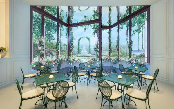 디올이 팝업 스토어에 선보인 ‘카페 디올’