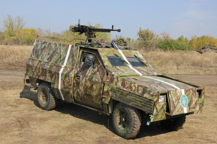 전장상황에 맞춰 다양하게 개조된 우크라이나군 테크니컬 비이클.  