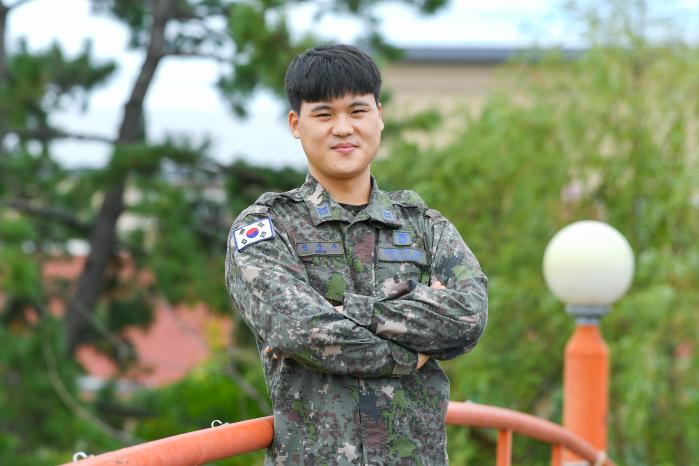 공군5공중기동비행단 권준우 하사. 사진 제공=이규찬 병장