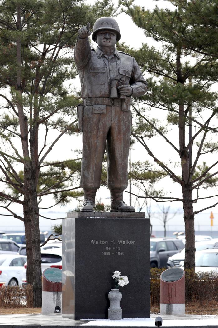 평택 캠프 험프리스 워커 장군 동상. 조종원 기자