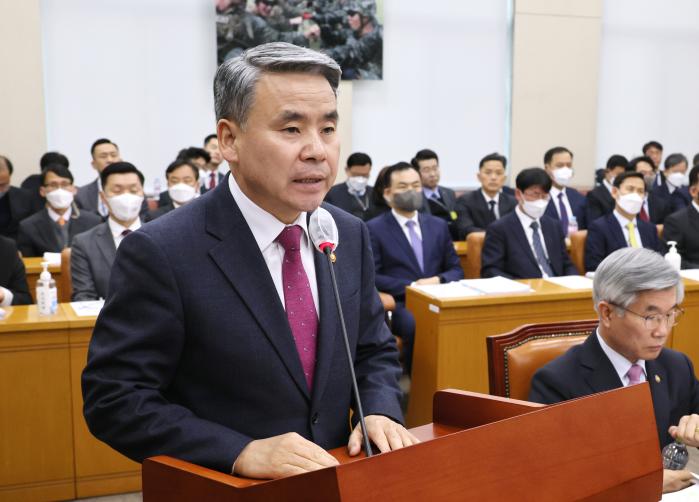 이종섭 국방부 장관이 지난 17일 열린 국회 국방위원회 전체회의에서 발언하고 있다. 연합뉴스