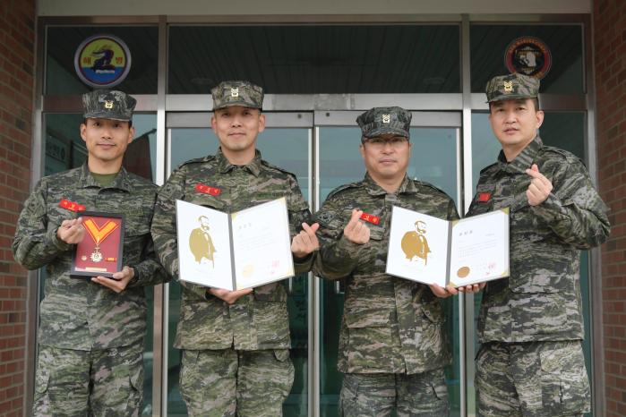 해병대2사단 상승여단 박영민 상사(진), 김성민 상사, 김성철 원사, 임형욱 상사(왼쪽부터).