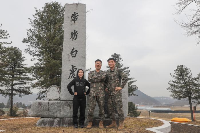 육군36보병사단 유은진 군무주무관, 황용주 중령, 임희봉 중령(왼쪽부터).