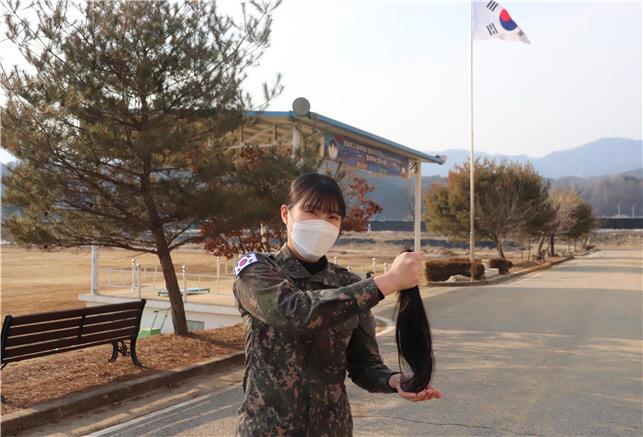 육군21보병사단 충무대대 이수지 중사(진). 사진 제공=김연욱 중위