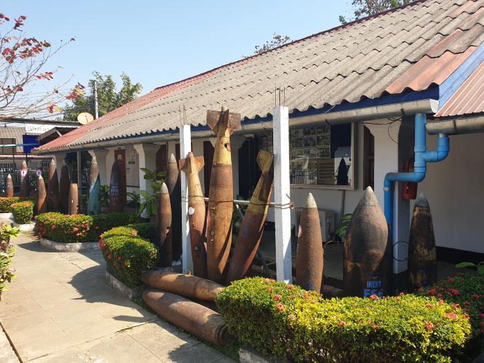 루앙프라방 전쟁박물관의 야외전시장 전경.