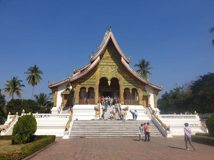 국립박물관 내의 불교 황금 사원 전경.