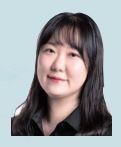 필자 김유정은 여행기자로 활동을 하다가 현재 작가로 활동하고 있다. 여행 에세이 『소설여행』을 비롯해 여행가이드 북 8권을 썼다.