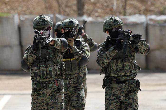 파병을 앞둔 동명부대 28진 장병들이 훈련에 열중하고 있다.