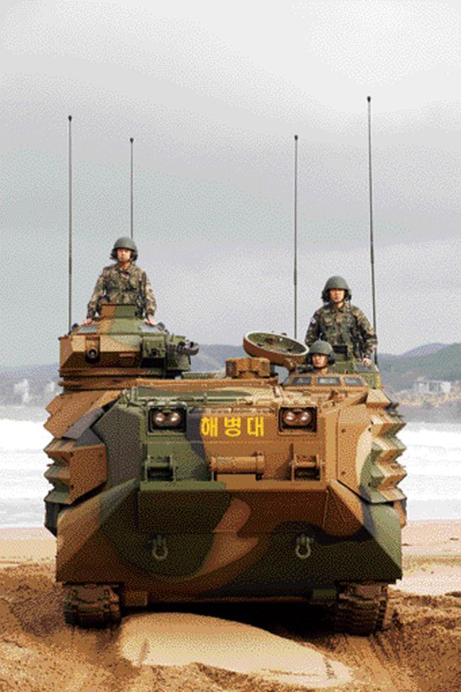 한국형상륙돌격장갑차(KAAV·Korea Assault Amphibious Vehicle)