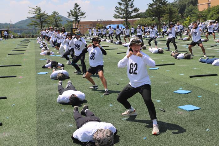 육군특수전사령부 장병들이 태권도 시범을 준비하고 있다.