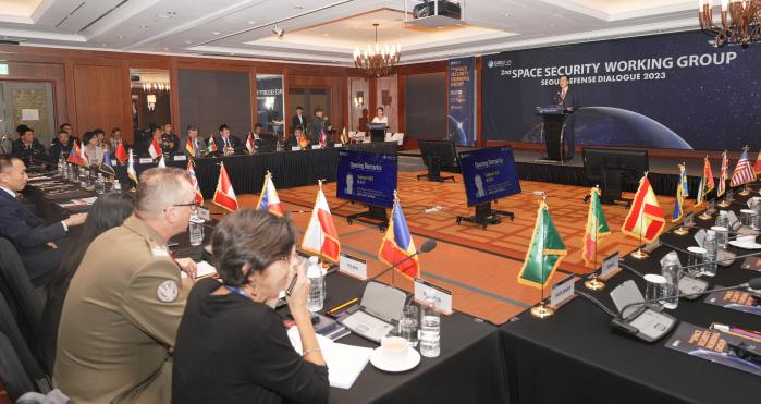 2023 서울안보대화(SDD)를 계기로 17일 열린 제2회 우주안보워킹그룹 포럼에서 허태근 국방부 국방정책실장이 개회사를 하고 있다. 국방부 제공