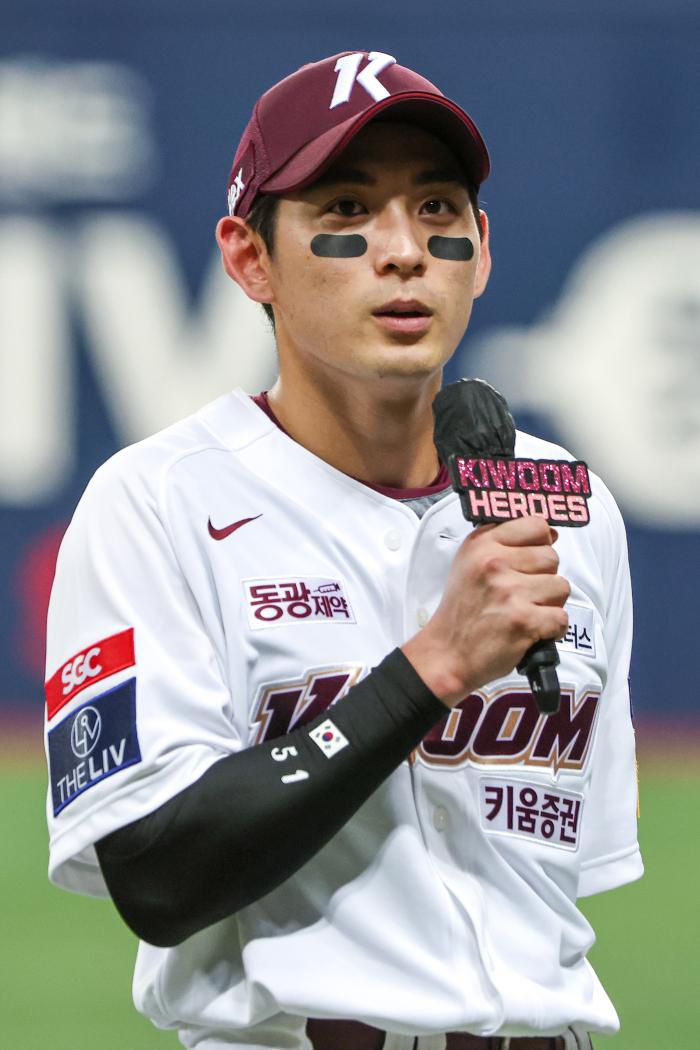 MLB 사무국이 5일(한국시간) 30개 구단에 이정후(왼쪽)와 고우석의 포스팅을 고지했다. 연합뉴스