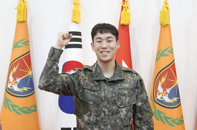 국군지휘통신사령부 스펙트럼작전실 김명신 중사