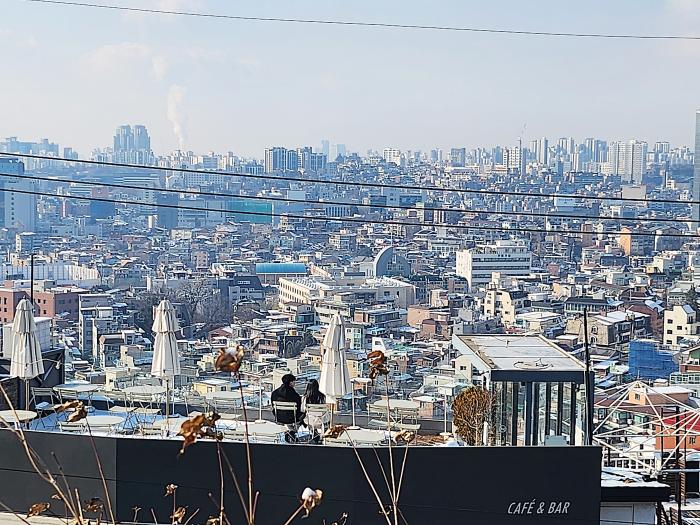 서울 해방촌에서 내려다보이는 전경.