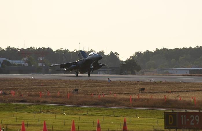 호주 다윈기지에 착륙하고 있는 F-15K. 공군 제공