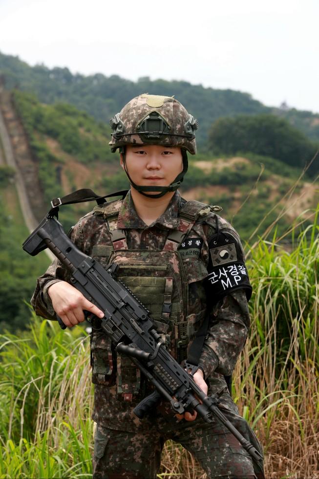 전역 전 휴가 대신 전방 경계작전을 수행하는 육군15보병사단 번개여단 강태현 병장. 부대 제공