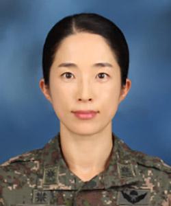 문현영 육군사관학교 교수부 영어과장·소령