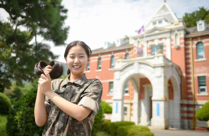 해군진기사 정훈실 김민주 중위. 부대 제공