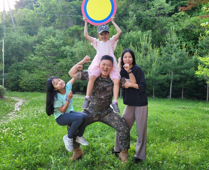 육군15보병사단 가족사진 콘테스트 우수 선정작. 부대 제공