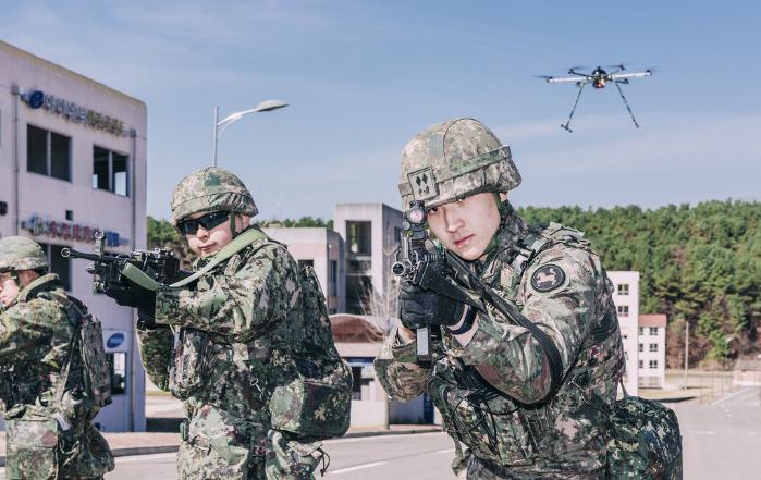 육군1군단 예하 9보병사단 장병들이 도시지역작전 훈련장에서 제병협동 도시지역작전 훈련을 하고 있다. 부대 제공