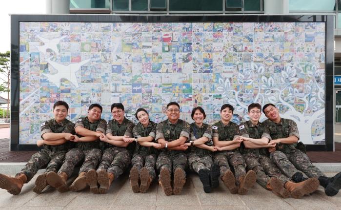 육군39보병사단 용호여단이 주관한 행복 사진 콘테스트에서 최우수상을 받은 사천시 지역대 출품작. 부대 제공